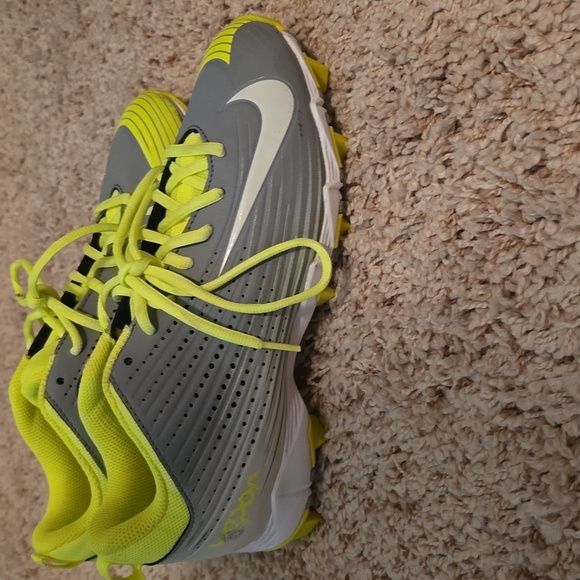 Men's Nike Gray and Neon Yellow Cleats Size 8 (0817) - Picture 2 of 10